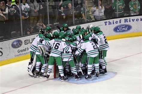 Und fighting hawks men's hockey - BOSTON — Boston University used power-play goals in the second and third period to beat UND 3-2 in the series opener. The Fighting Hawks outshot the Terriers 29-12 over the final 40 minutes but ...
